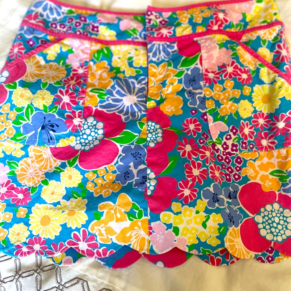 Vintage Lilly Pulitzer scalloped tennis/golf skirt with built in shorts.